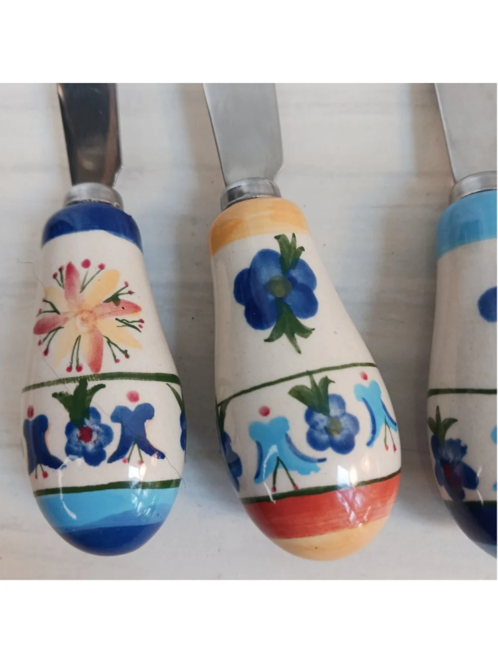 4 Charcuterie Ceramic Handled Hand-painted Cheese Spreader Knives Appetizer Vtg